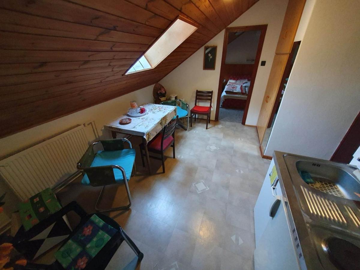 Pereszlenyi Vendeghaz Hotel Visegrad Exterior photo